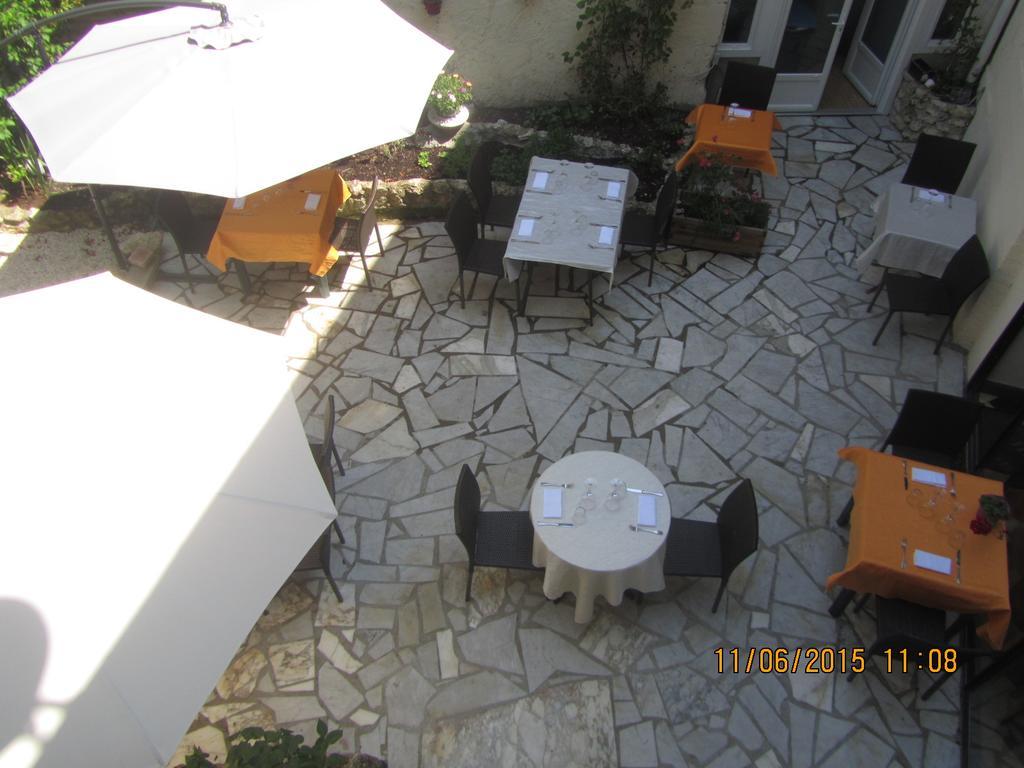 Logis Hotel Au Croissant Buzancais Экстерьер фото