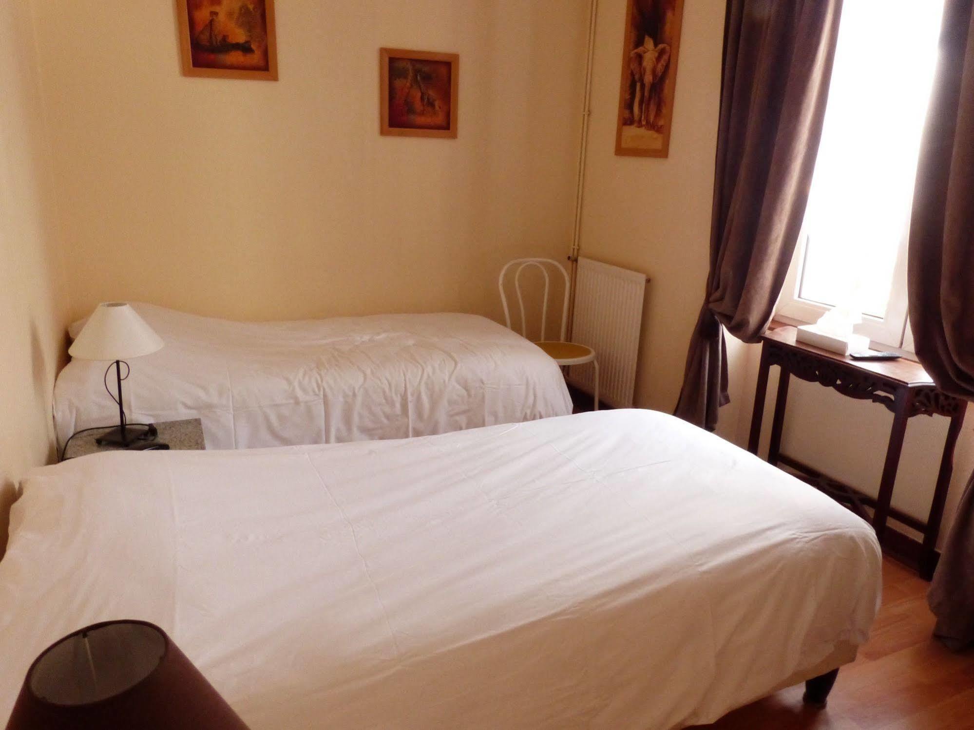 Logis Hotel Au Croissant Buzancais Экстерьер фото