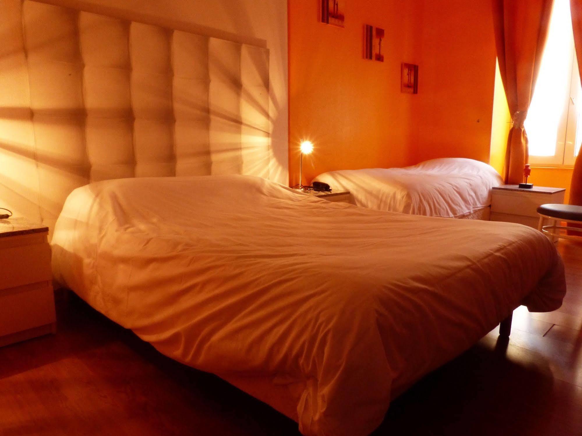 Logis Hotel Au Croissant Buzancais Экстерьер фото