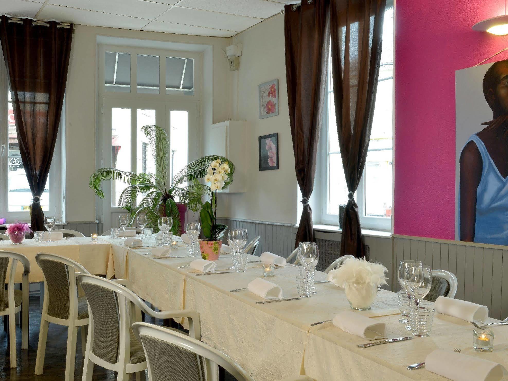 Logis Hotel Au Croissant Buzancais Экстерьер фото